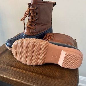 Ahannie Duck Boots Kids size 2 (like new)